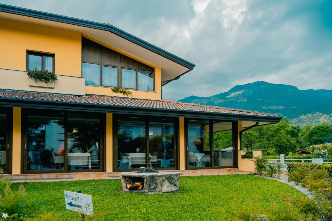 Casa Valcellina Hotel Ristorante Montereale Valcellina Buitenkant foto